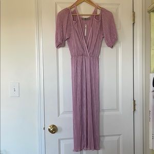 Beautiful textured ASOS Lilac V-Neck Midi Dress